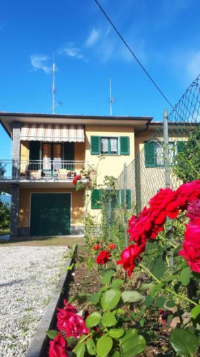 Appartamento in Villa con Idromassaggio a pochi minuti dal Lago Maggiore Castelveccana